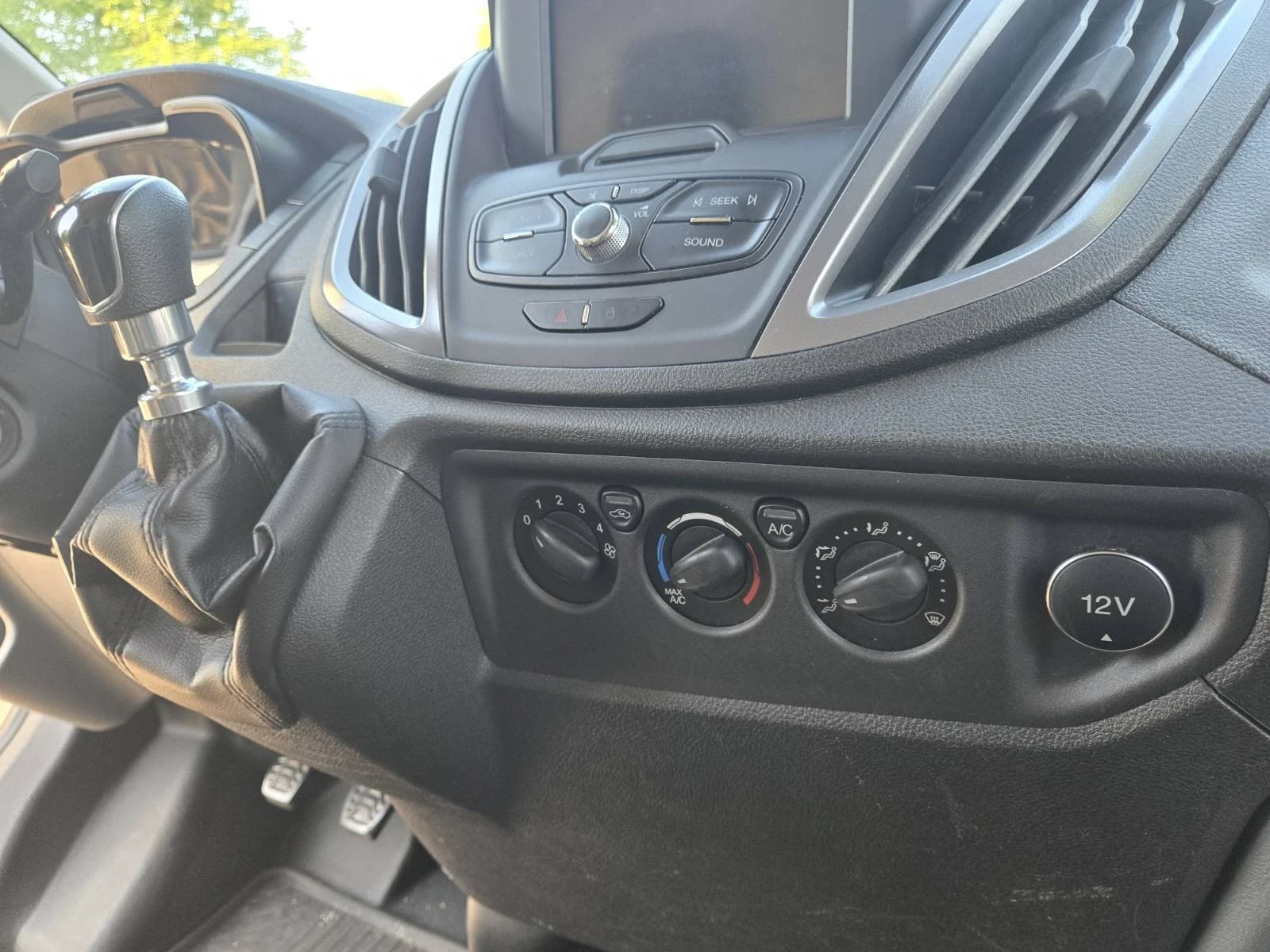 Ford Transit 2.0 TDCi L2H2 - изображение 9