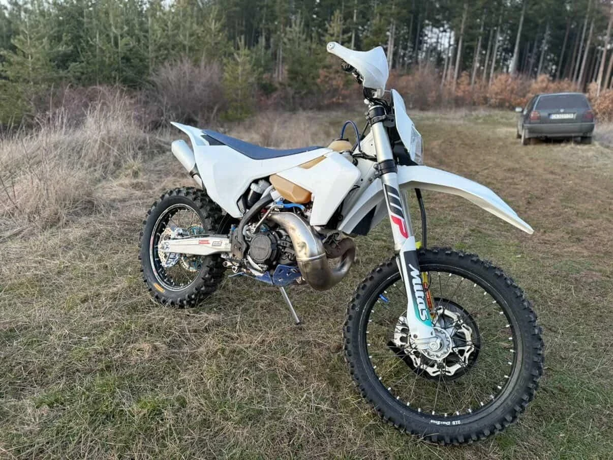 Husqvarna TE 300, снимка 4 - Мотоциклети и мототехника - 53744720