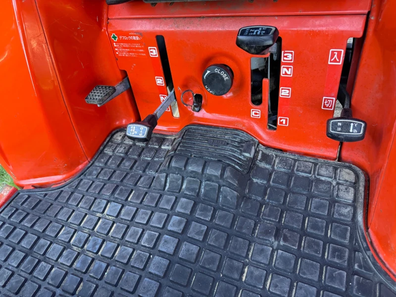 Трактор Kubota * X-20* SATURN* СВАЛЯЕМА КАБИНА* , снимка 9 - Селскостопанска техника - 52417439
