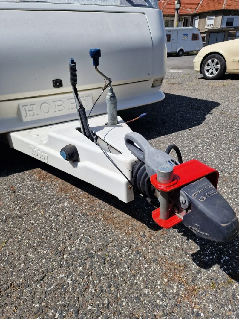 Каравана Hobby De luxe , снимка 2 - Каравани и кемпери - 52257064