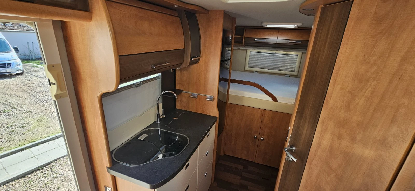 Кемпер Carthago C-tourer I 144QB - изображение 10