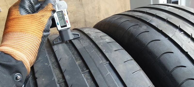 Гуми Летни 255/40R19, снимка 4 - Гуми и джанти - 31352115