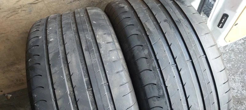 Гуми Летни 255/40R19, снимка 1 - Гуми и джанти - 31352115