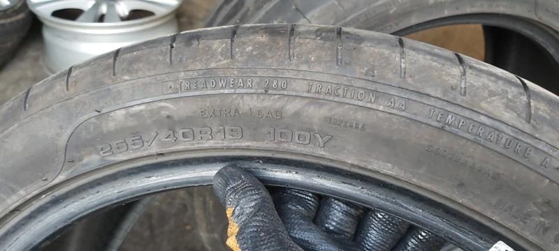 Гуми Летни 255/40R19, снимка 6 - Гуми и джанти - 31352115