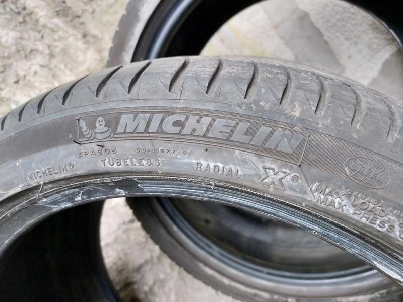 Гуми Летни 275/35R19, снимка 4 - Гуми и джанти - 36280227