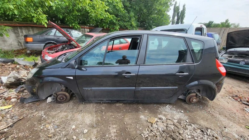 Renault Megane Scenic, снимка 4 - Автомобили и джипове - 45924961