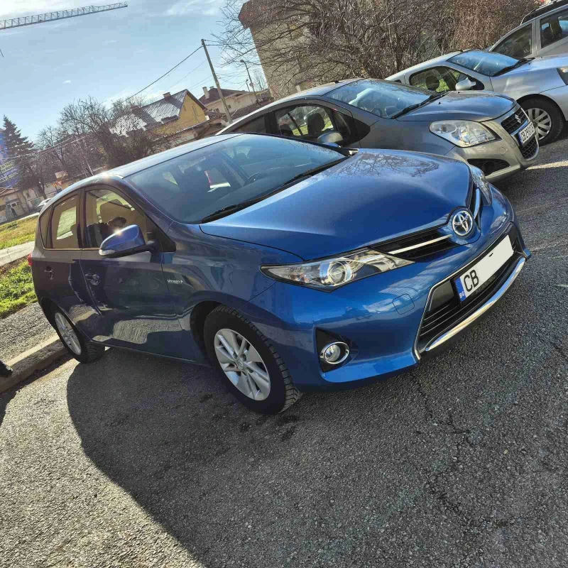 Toyota Auris 1.8 Hybrid* Обслужен * ПРОМОЦИЯ * Лизинг * Бартер, снимка 1 - Автомобили и джипове - 48412541