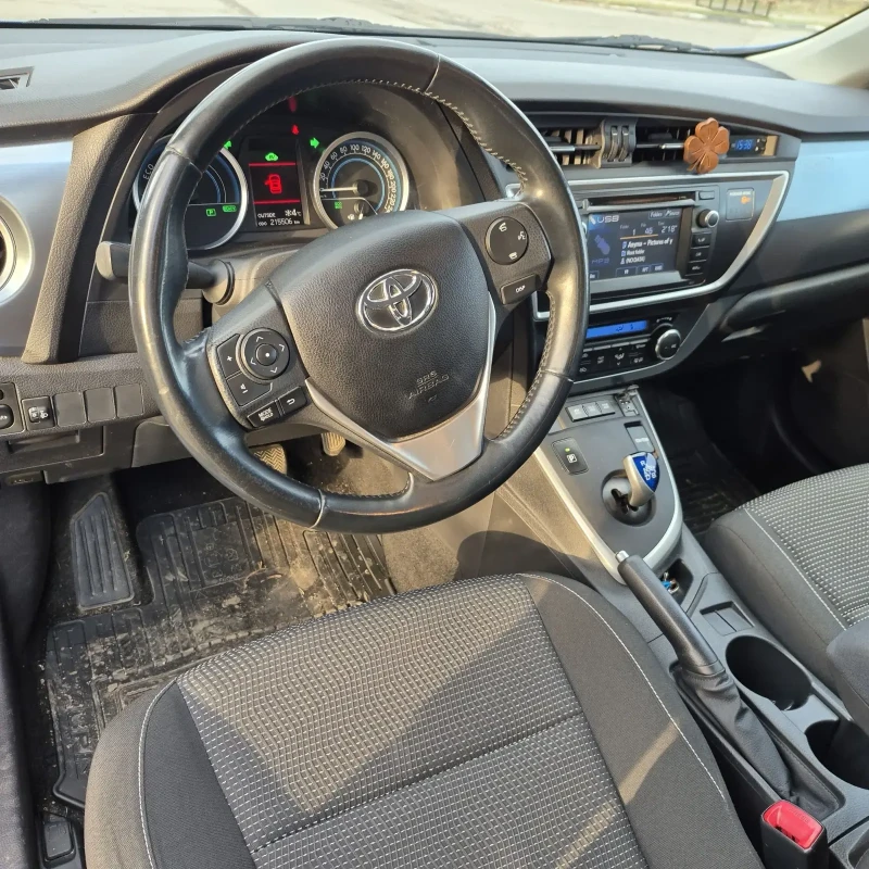 Toyota Auris 1.8 Hybrid* Промо * Лизинг * Бартер, снимка 12 - Автомобили и джипове - 48412541