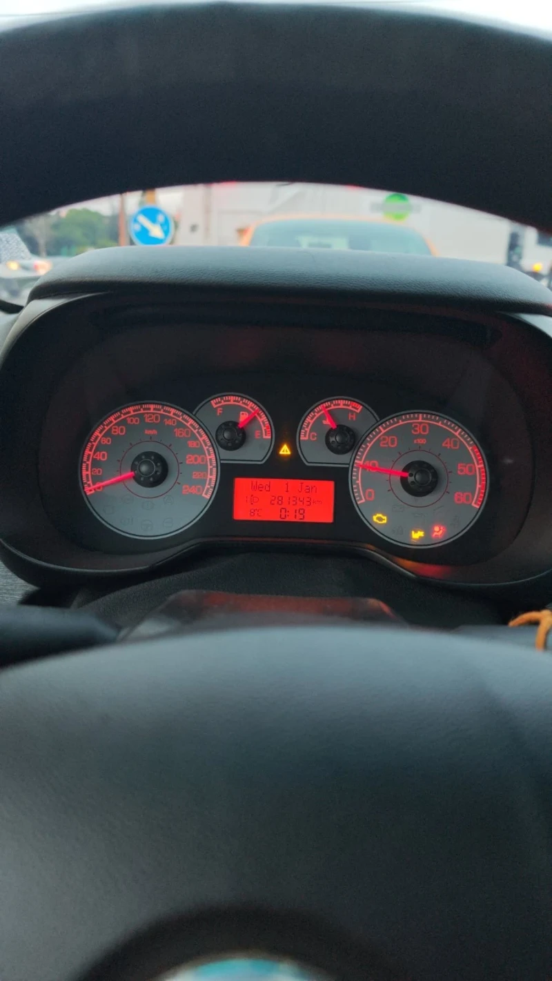 Fiat Punto, снимка 6 - Автомобили и джипове - 52725718