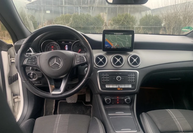 Mercedes-Benz CLA 200 2.2 Keyless Go Night-Package Печка Shooting Brake , снимка 7 - Автомобили и джипове - 53287713