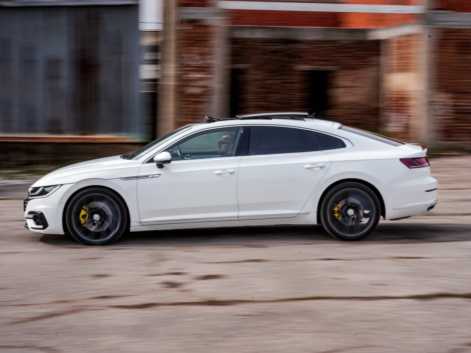 VW Arteon R-Line 2.0TSI 264HP 4 Motion, снимка 1