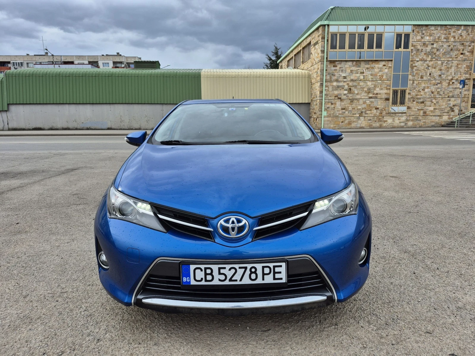 Toyota Auris 1.8 Hybrid* Перфектна* Лизинг * Бартер - изображение 6