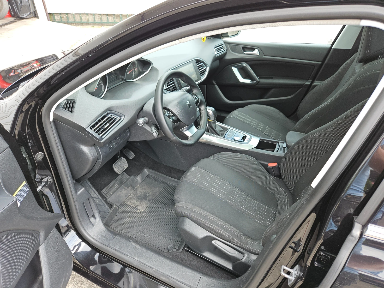 Peugeot 308 1.6HDI/ALLURE/120k/6ск/LED/NAVI/БЛУТУТ/EURO 6B/ТОП - изображение 9