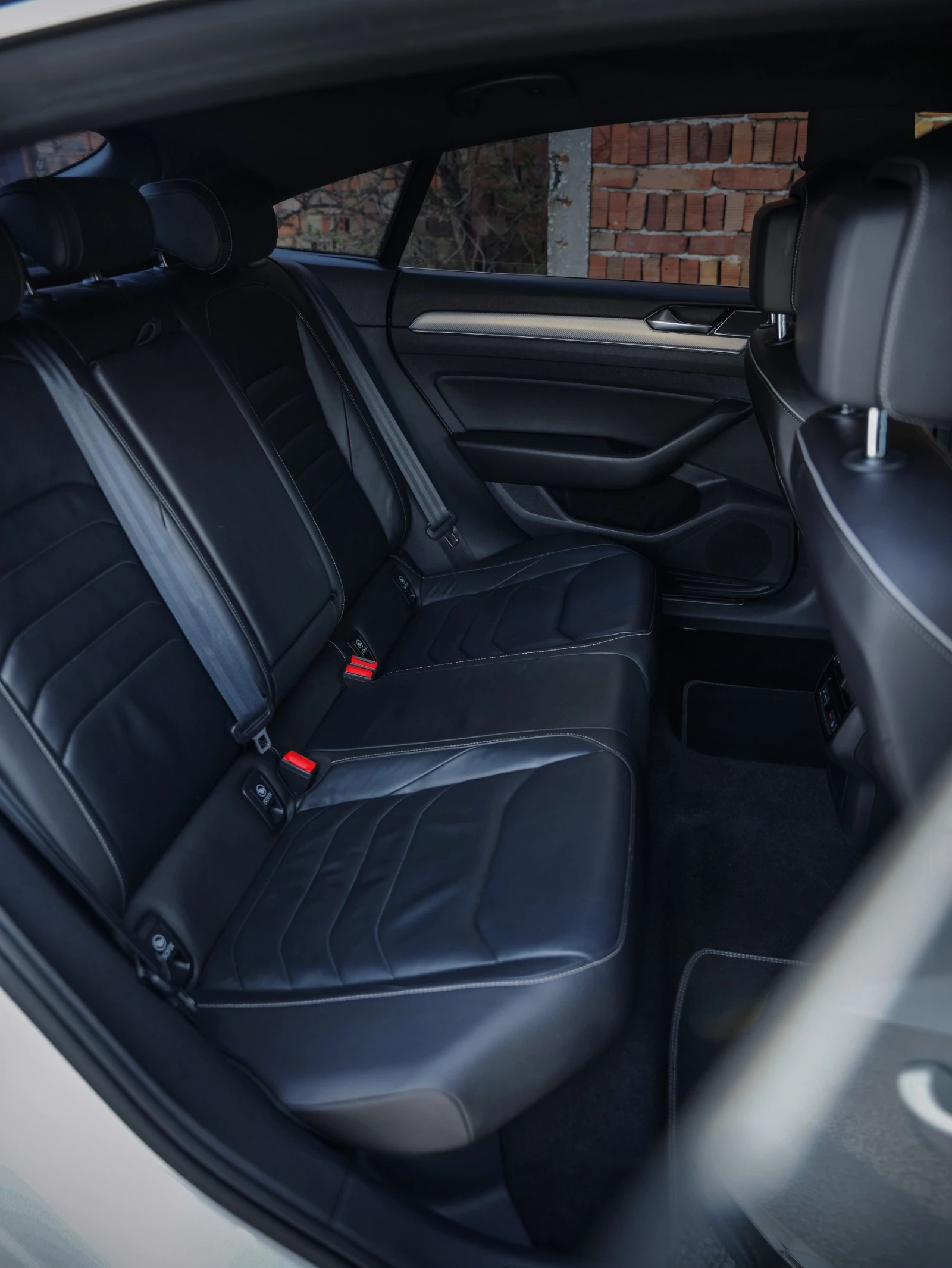 VW Arteon R-Line 2.0TSI 264HP 4 Motion - изображение 10