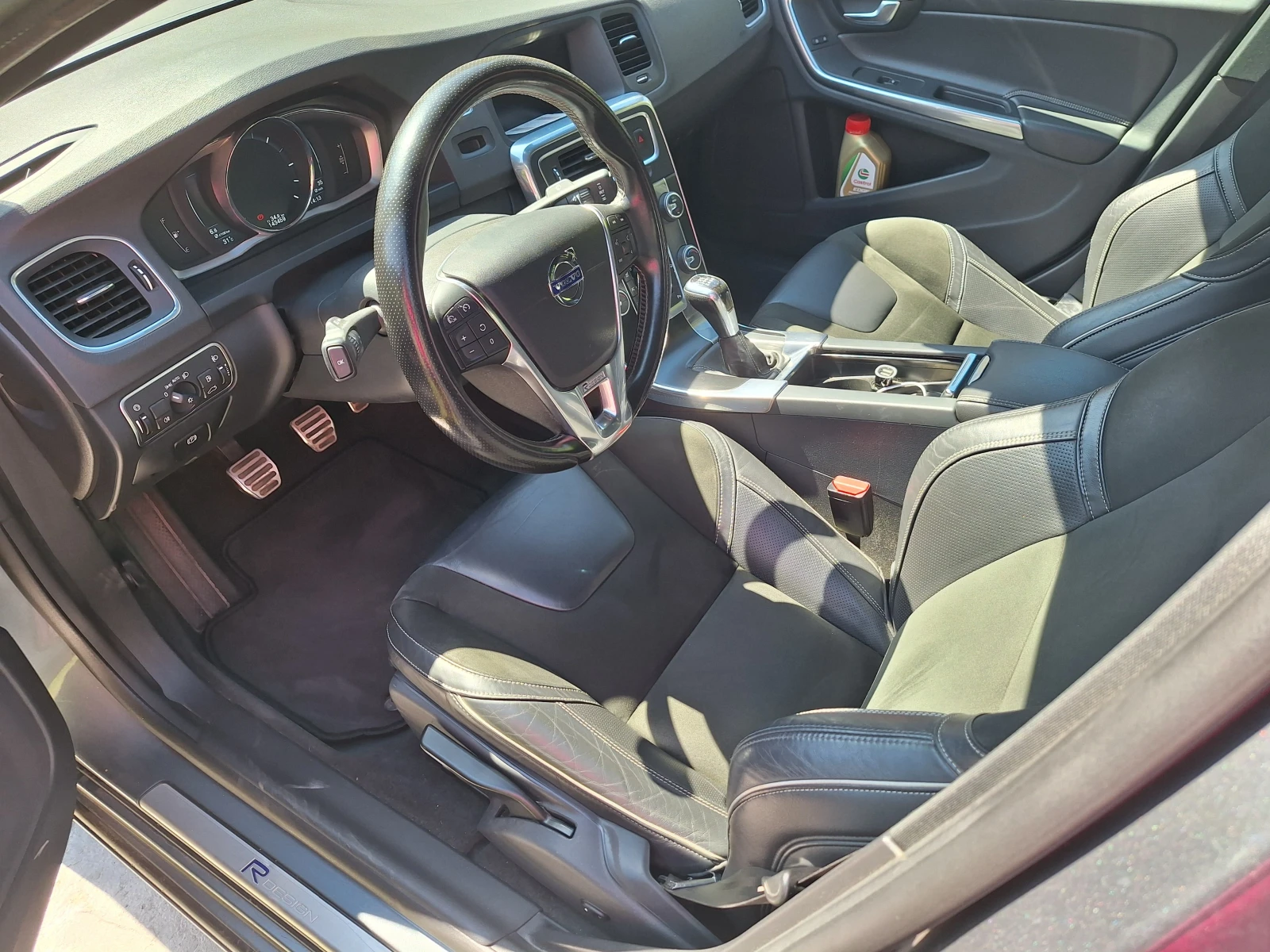 Volvo S60 D2 R-Design - изображение 9