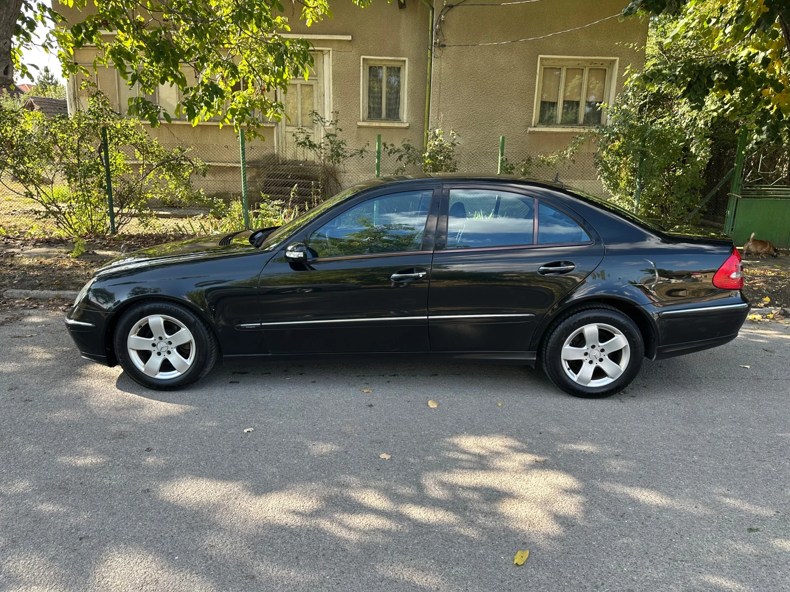 Mercedes-Benz E 320 AVANTGARDE - изображение 3