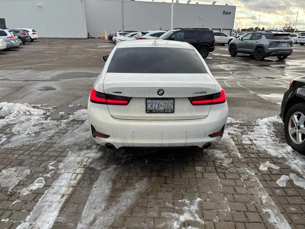 BMW 330 * 330i xDrive * CARFAX * ЦЕНА ДО БГ - изображение 4