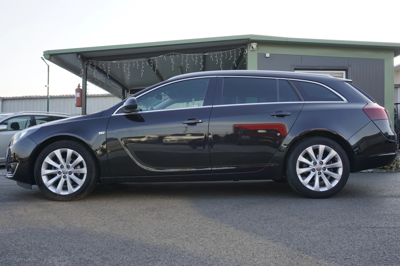 Opel Insignia 1.6/Сменени вериги/Нави/Кожа/Дигитал/Камера/BOSE - изображение 4