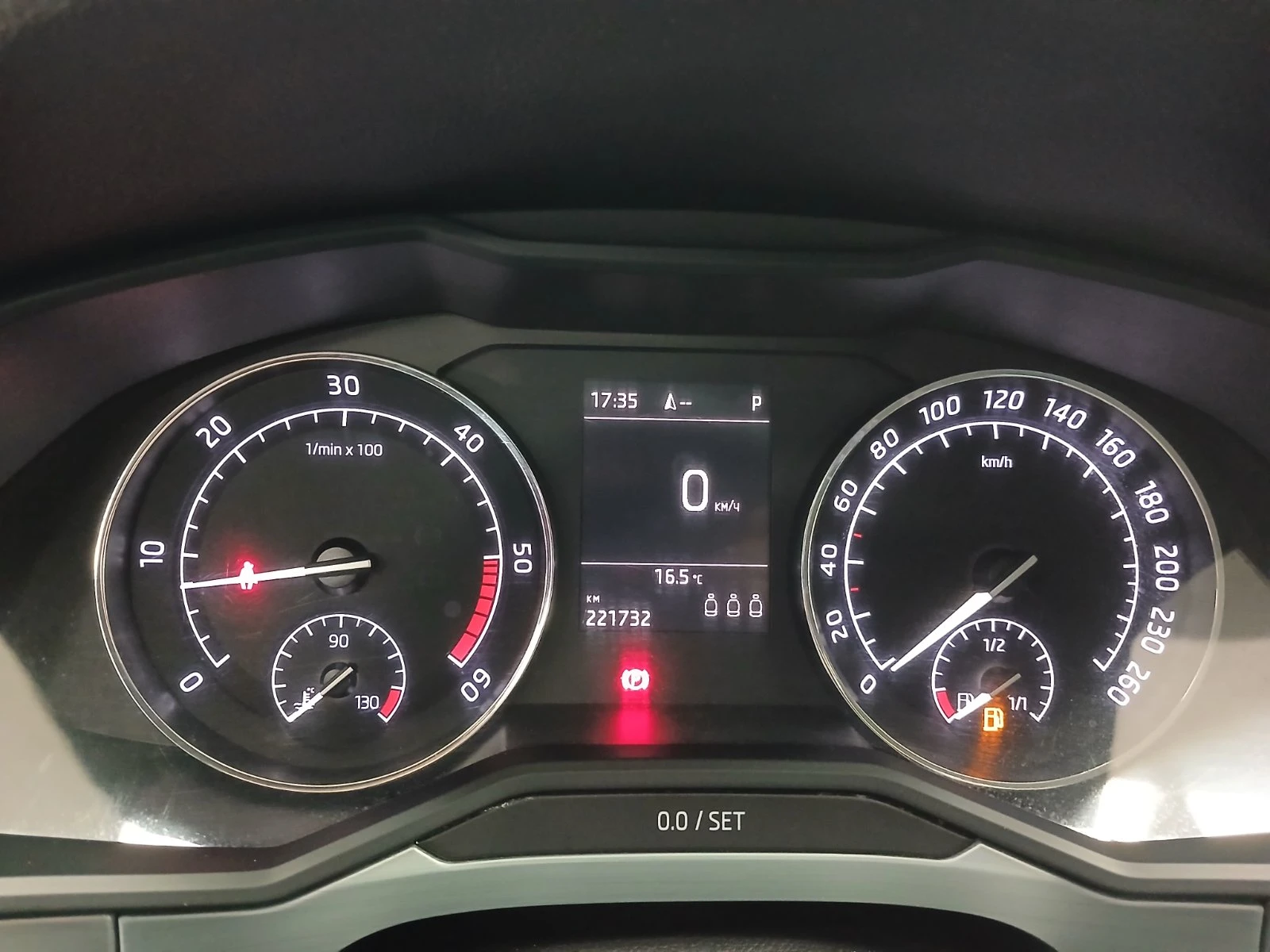 Skoda Superb 2.0 TDi/150 k.c./6DSG - изображение 8