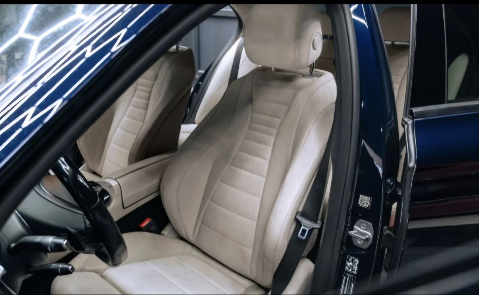 Mercedes-Benz E 220 AMG, снимка 10 - Автомобили и джипове - 53934588