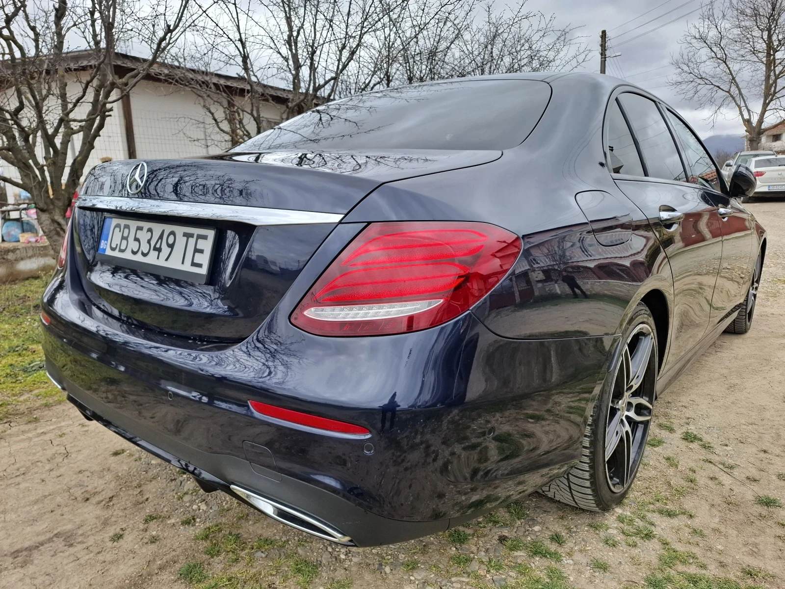 Mercedes-Benz E 220 AMG, снимка 8 - Автомобили и джипове - 53934588