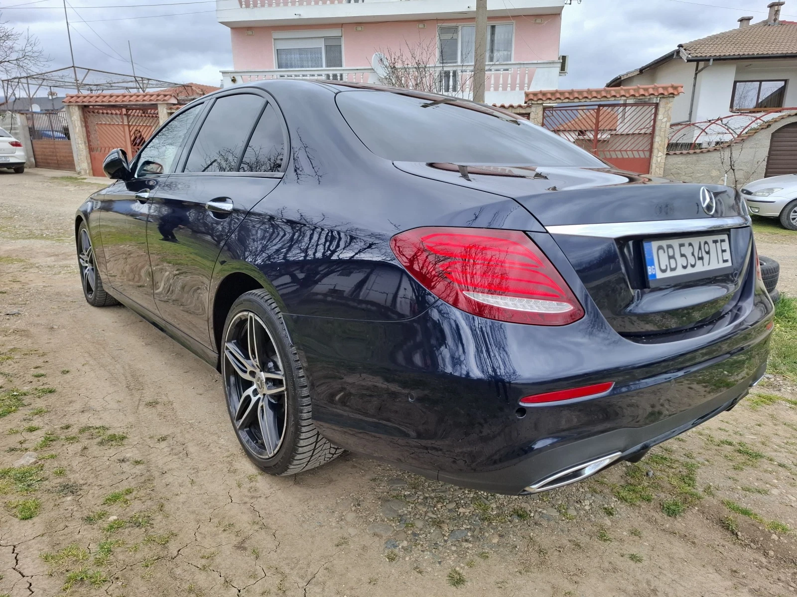 Mercedes-Benz E 220 AMG, снимка 4 - Автомобили и джипове - 53934588