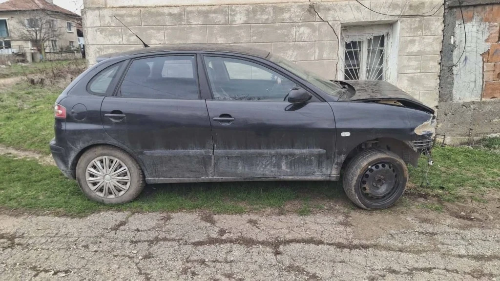 Seat Ibiza, снимка 4 - Автомобили и джипове - 53961289