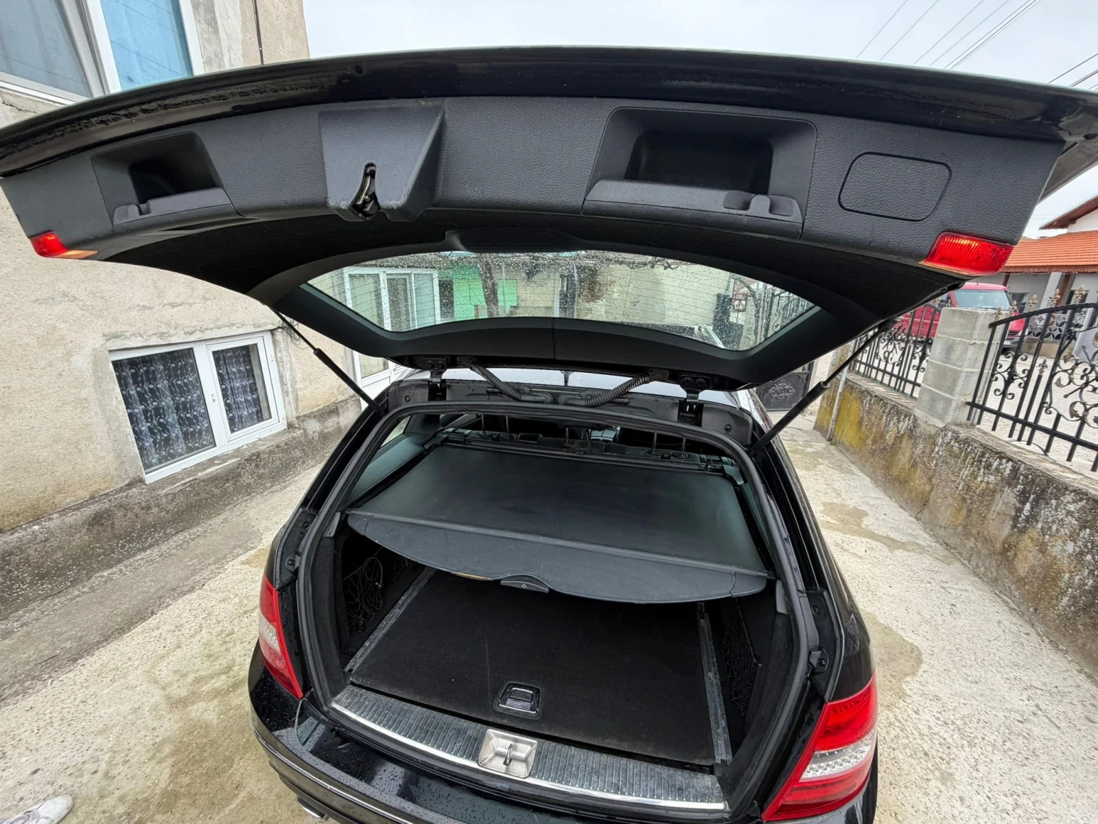 Mercedes-Benz C 220 2.2 CDI, снимка 15 - Автомобили и джипове - 54169257