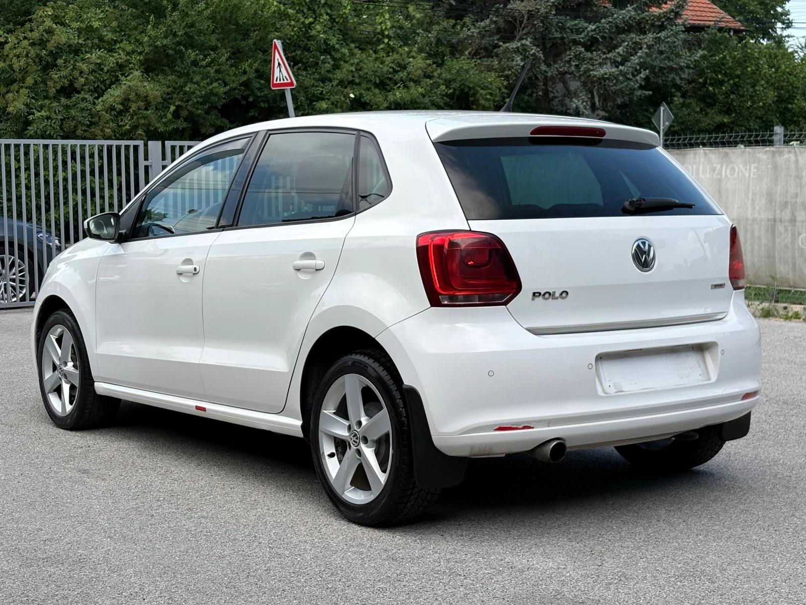 VW Polo 1.6 LPG, ФАБРИЧНА ГАЗ, НАВИГАЦИЯ, снимка 4 - Автомобили и джипове - 55152079