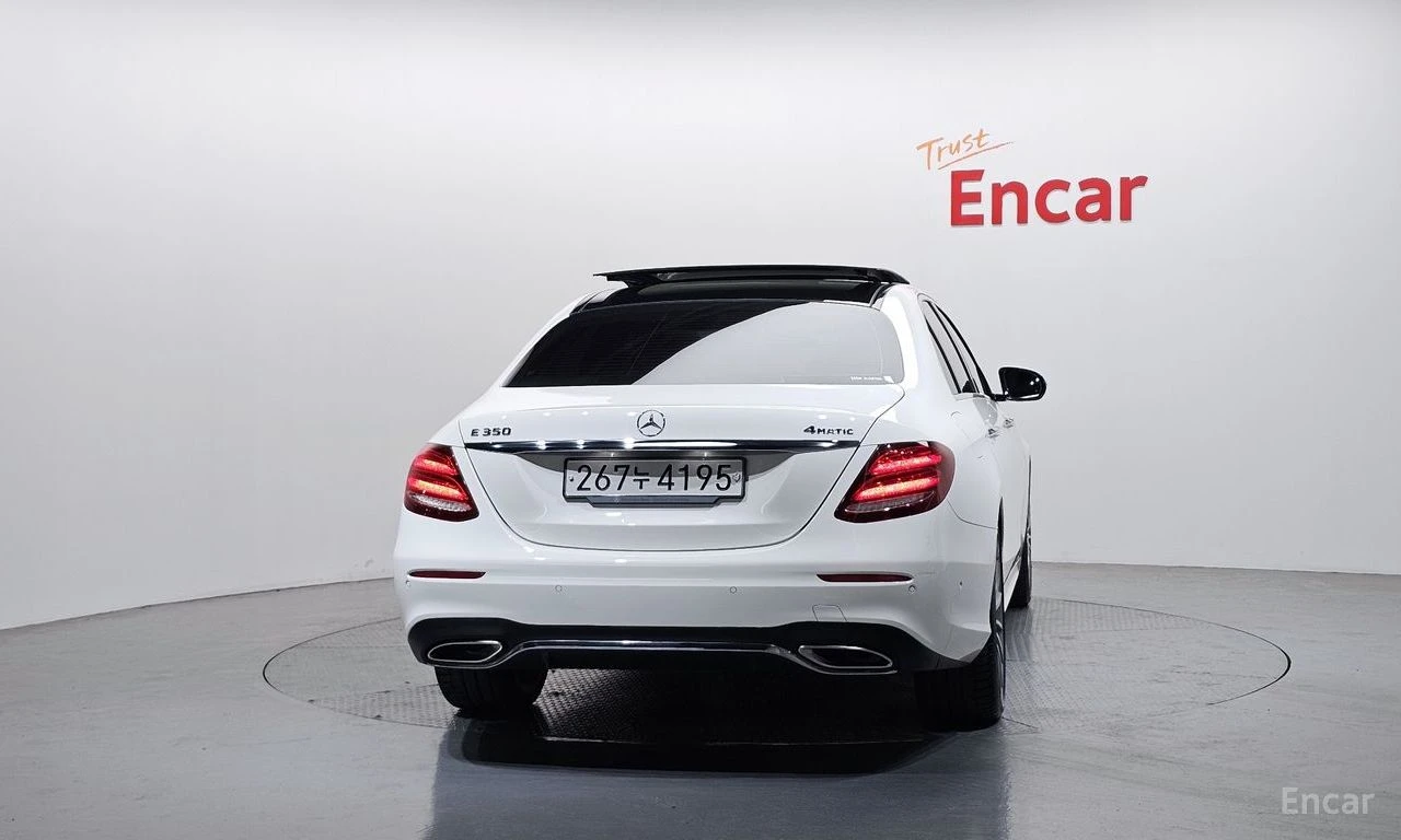 Mercedes-Benz E 350 * ФИКСИРАНА ЦЕНА ДО БЪЛГАРИЯ * АВТОКРЕДИТ, снимка 4 - Автомобили и джипове - 55399136