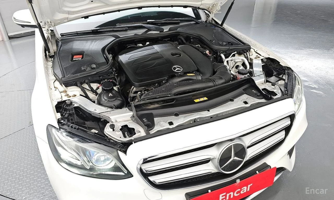 Mercedes-Benz E 350 * ФИКСИРАНА ЦЕНА ДО БЪЛГАРИЯ * АВТОКРЕДИТ, снимка 6 - Автомобили и джипове - 55399136