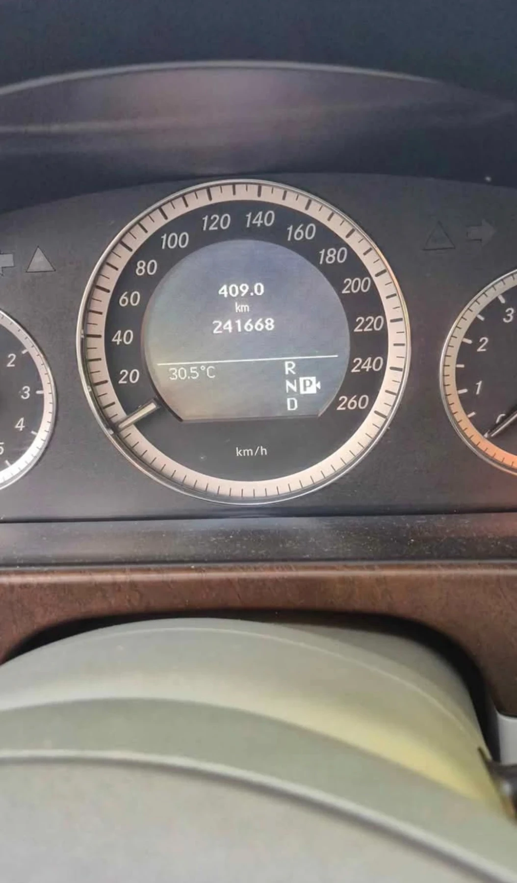 Mercedes-Benz E 350, снимка 6 - Автомобили и джипове - 55629295