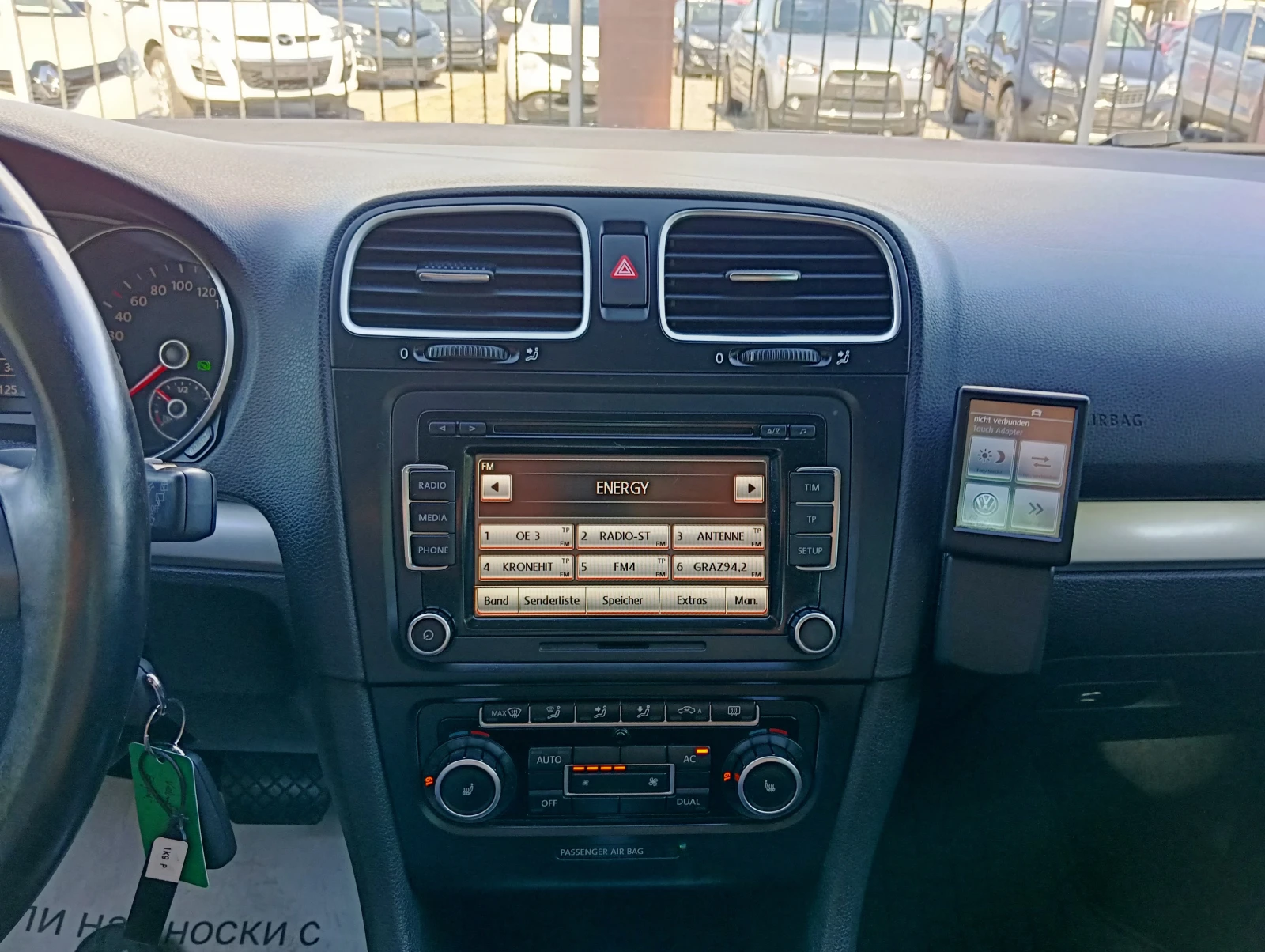 VW Golf 1.6 TDI AUTOMATIC, снимка 12 - Автомобили и джипове - 56022675