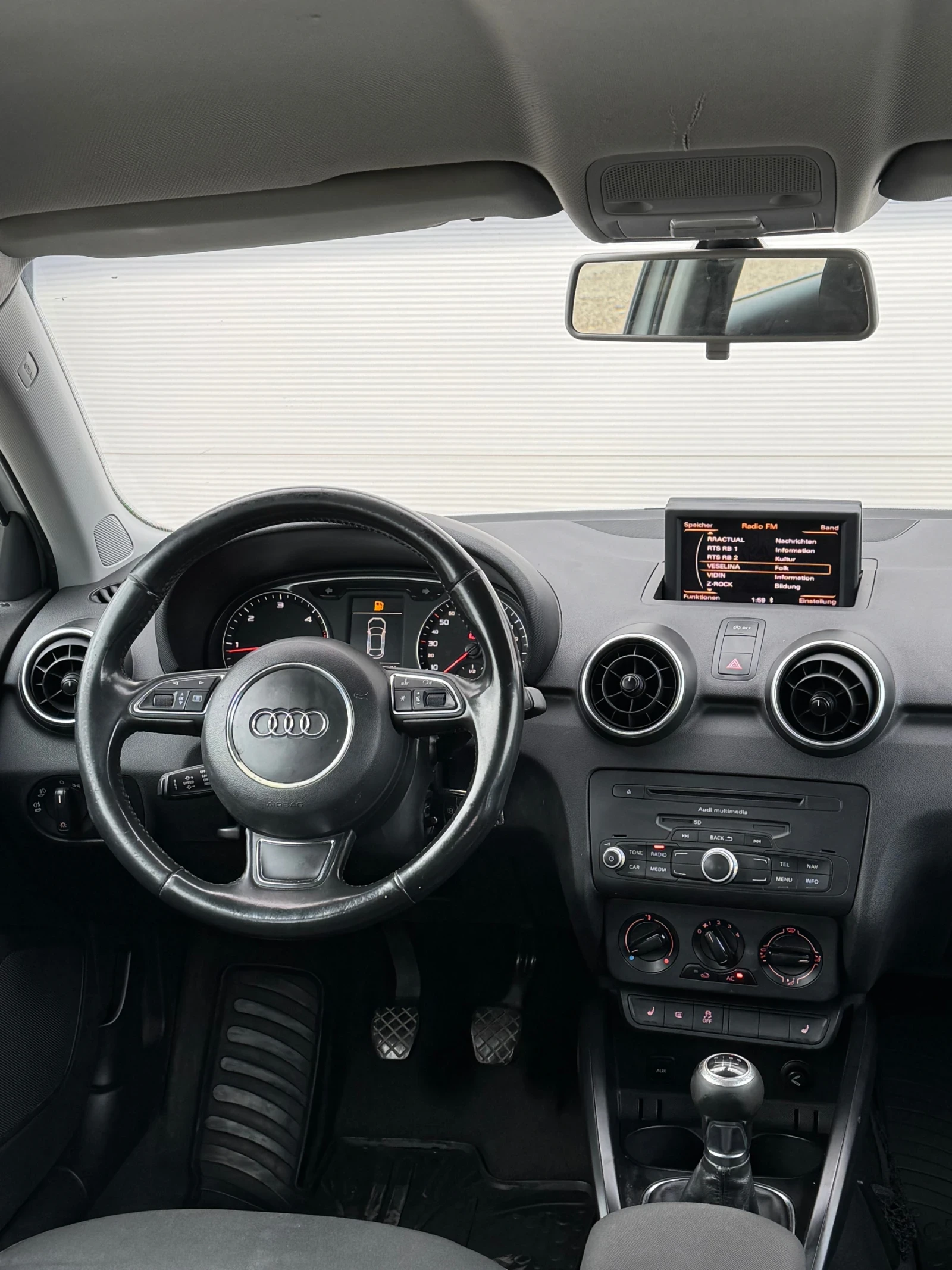 Audi A1, снимка 7 - Автомобили и джипове - 56088140