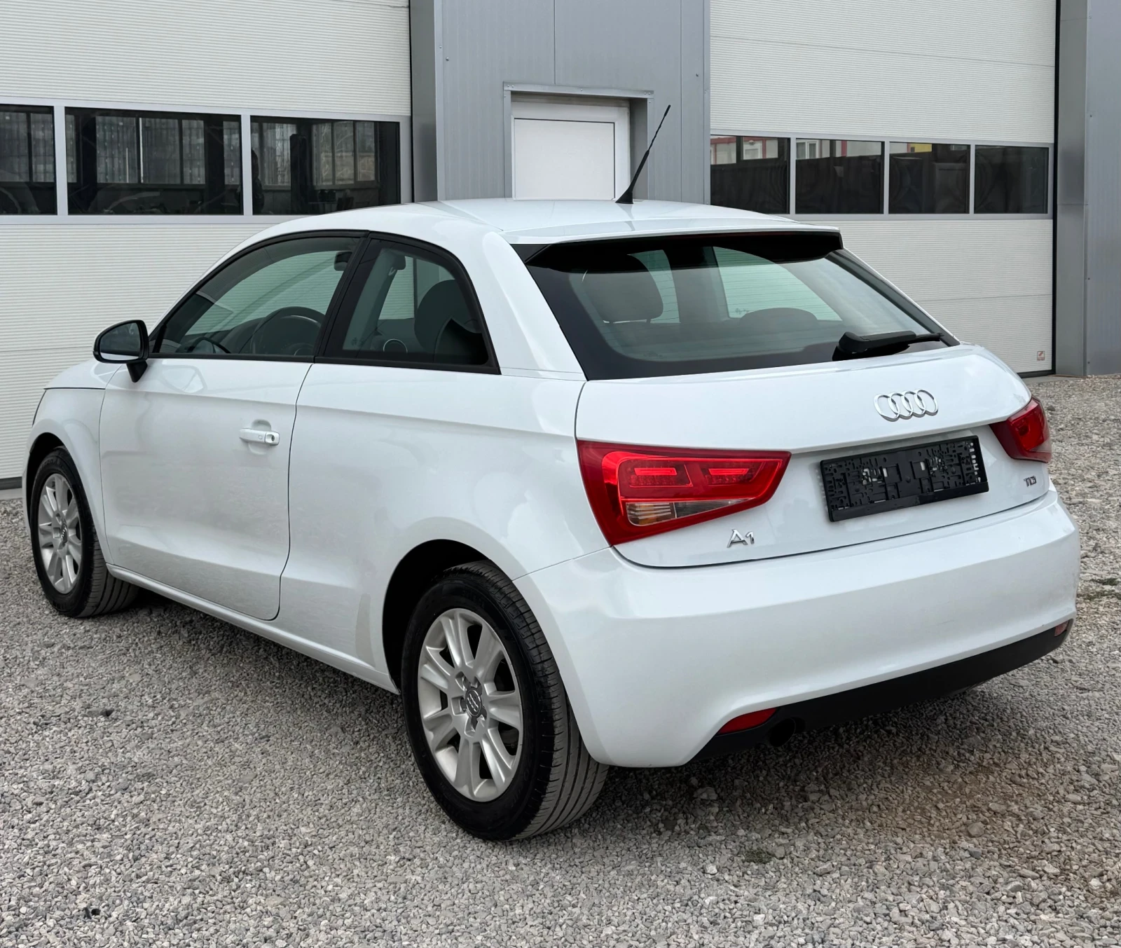 Audi A1, снимка 4 - Автомобили и джипове - 56088140