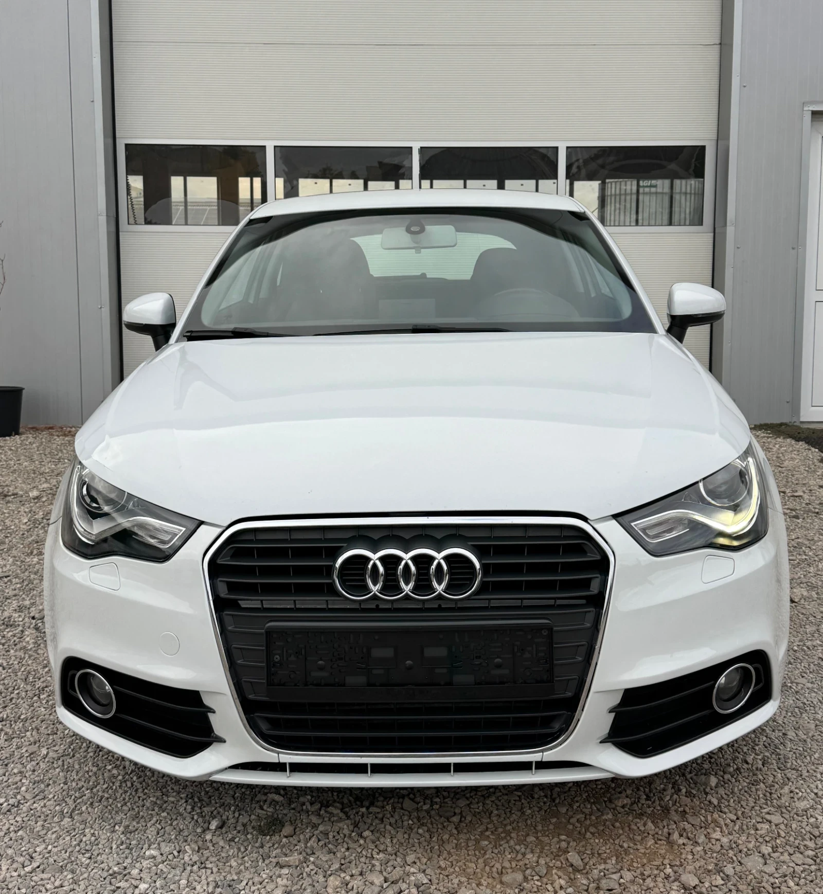 Audi A1, снимка 2 - Автомобили и джипове - 56088140