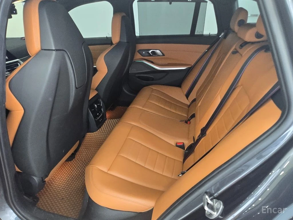 BMW 340 XDRIVE* КОМБИ* M* PERFORMANCE* ДИСТРОНИК* , снимка 13 - Автомобили и джипове - 56299860