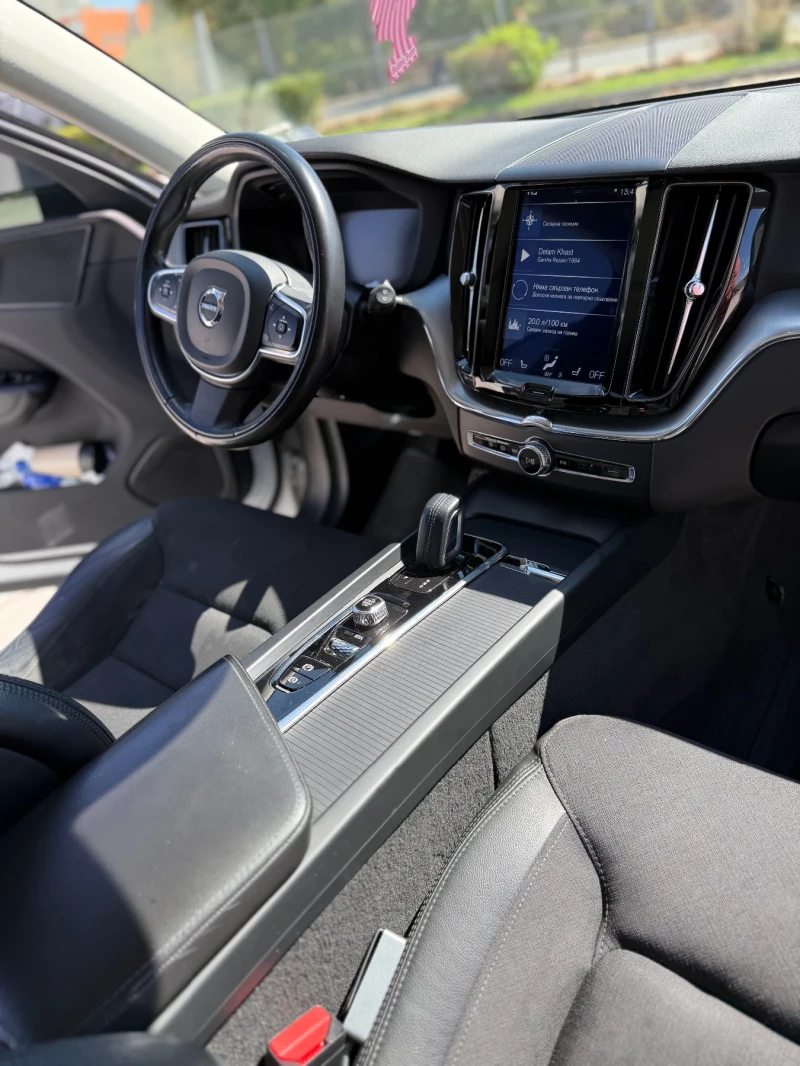 Volvo XC60 T8 Twin Engine, снимка 10 - Автомобили и джипове - 52230231