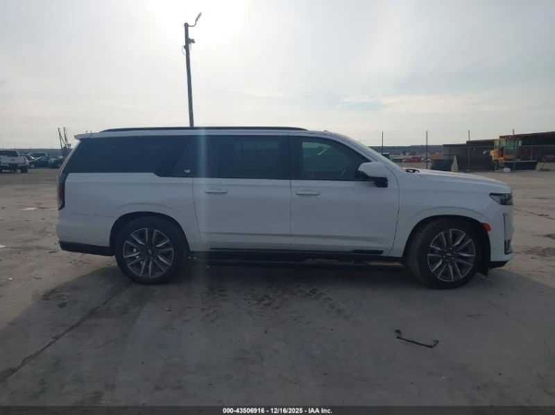 Cadillac Escalade 6.2L V-8 DI, VVT, 420HP 4X4 Drive, снимка 5 - Автомобили и джипове - 52886137