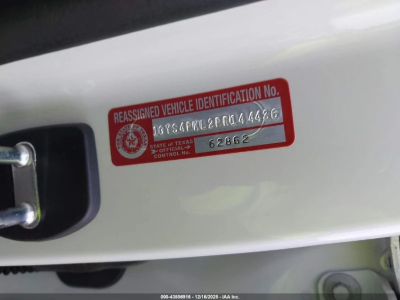 Cadillac Escalade 6.2L V-8 DI, VVT, 420HP 4X4 Drive, снимка 16 - Автомобили и джипове - 52886137