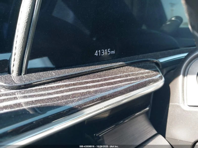 Cadillac Escalade 6.2L V-8 DI, VVT, 420HP 4X4 Drive, снимка 14 - Автомобили и джипове - 52886137