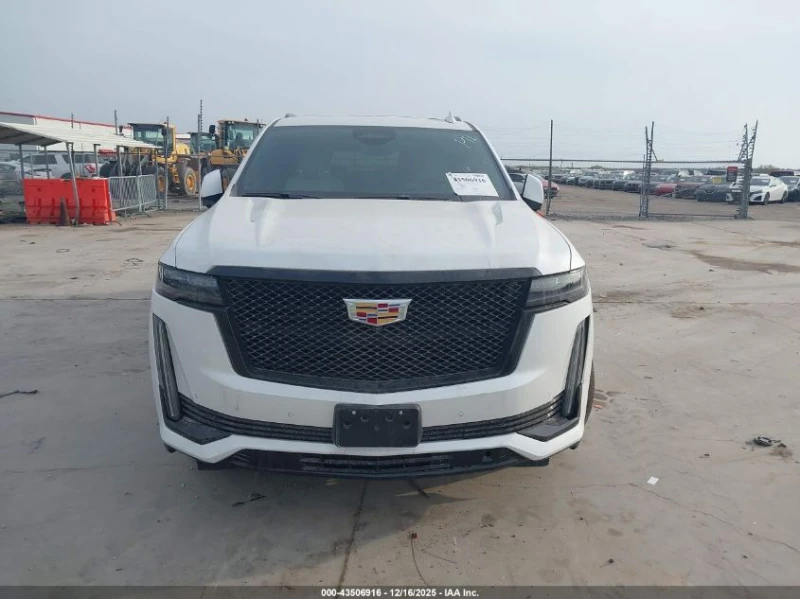 Cadillac Escalade 6.2L V-8 DI, VVT, 420HP 4X4 Drive, снимка 4 - Автомобили и джипове - 52886137