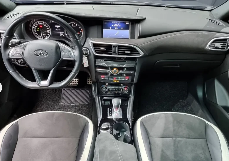 Infiniti Q30 2.0T Premium - изображение 7