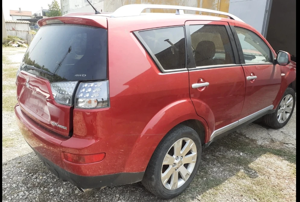 Mitsubishi Outlander 2.4 i na chasti, снимка 5 - Автомобили и джипове - 50484460