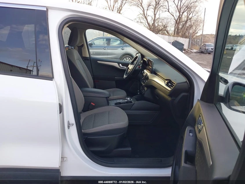Ford Escape 1.5l Se, снимка 5 - Автомобили и джипове - 53923844