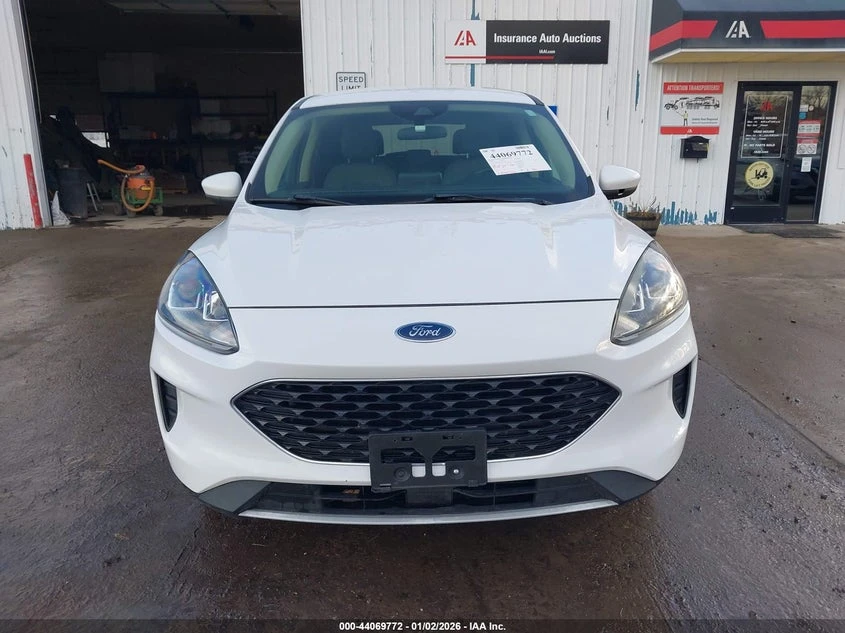 Ford Escape 1.5l Se, снимка 12 - Автомобили и джипове - 53923844