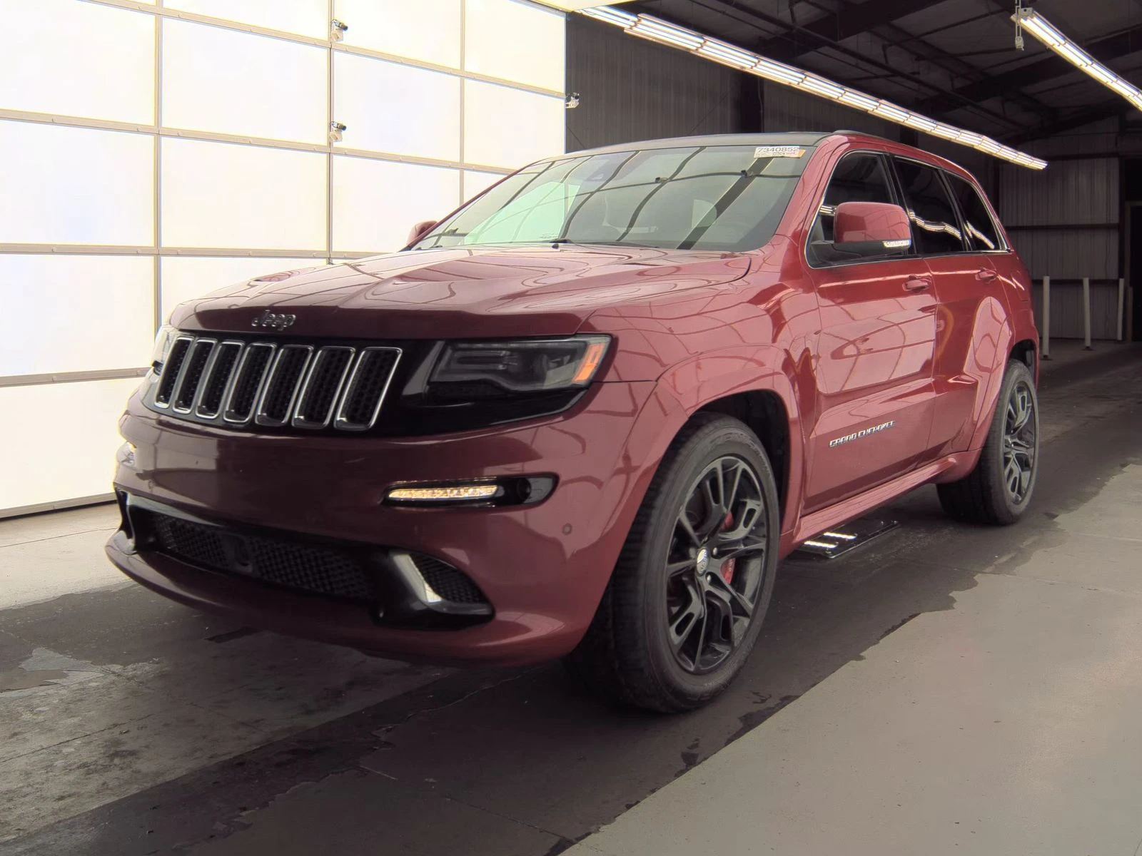 Jeep Grand cherokee SRT* 6.2* V8* ПОДГРЕВ* КАМЕРА* КЕЙЛЕС* LANE* ASSIS | Auto.bg — изображение 1