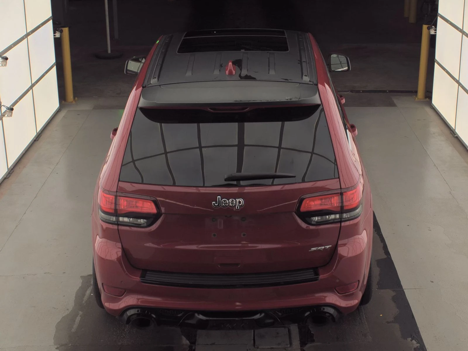 Jeep Grand cherokee SRT* 6.2* V8* ПОДГРЕВ* КАМЕРА* КЕЙЛЕС* LANE* ASSIS, снимка 8 - Автомобили и джипове - 53998727