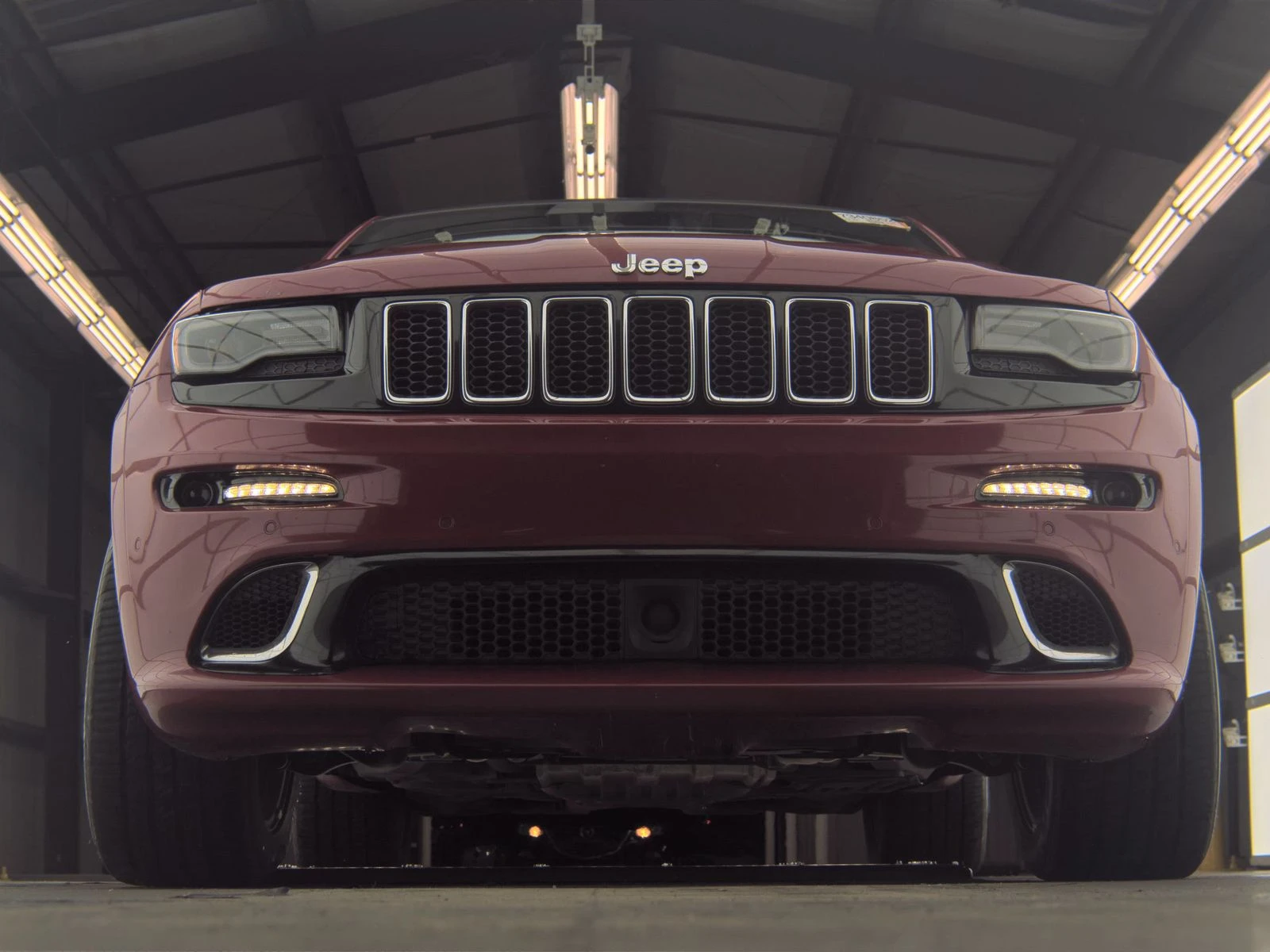 Jeep Grand cherokee SRT* 6.2* V8* ПОДГРЕВ* КАМЕРА* КЕЙЛЕС* LANE* ASSIS, снимка 7 - Автомобили и джипове - 53998727