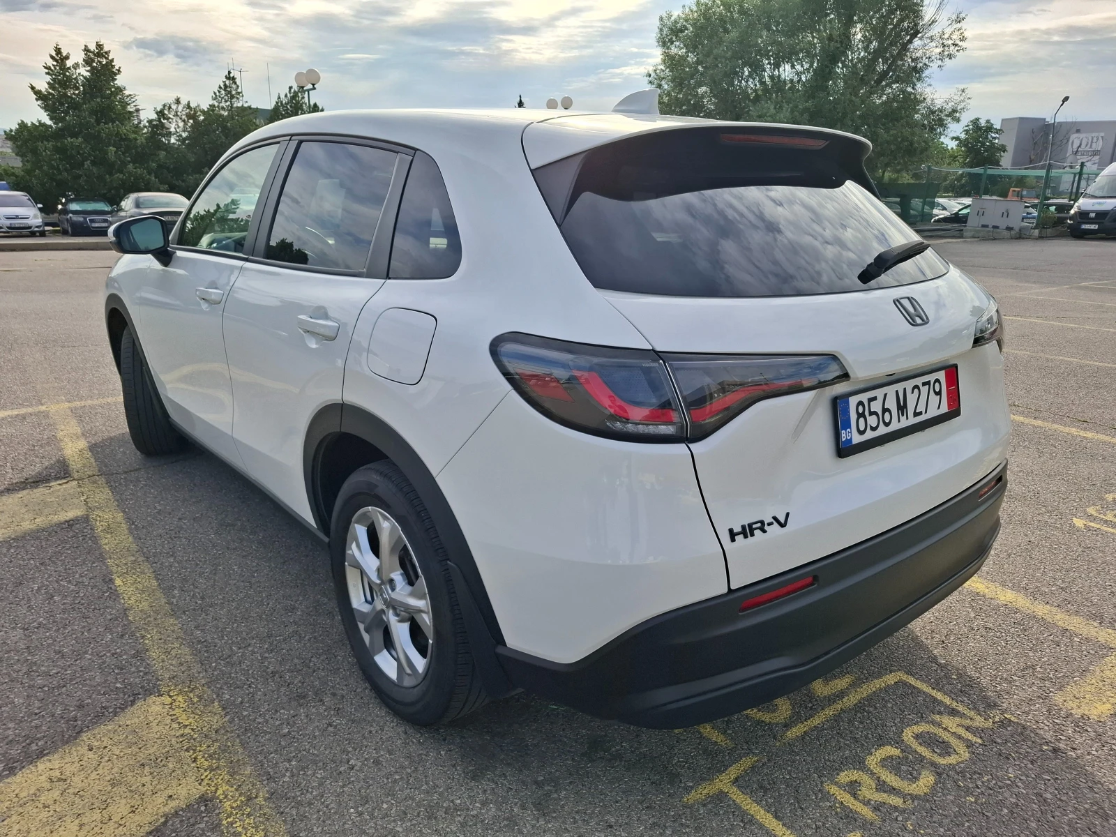 Honda Hr-v 2.0i 2WD, снимка 4 - Автомобили и джипове - 54923066